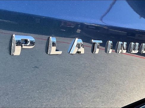 Used 2019 Ford Expedition Platinum image 9