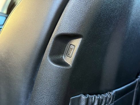 Used 2021 Hyundai Palisade Limited image 23