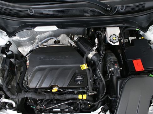 Used 2024 Chevrolet Trax RS w/ Driver Confidence Package FWD image 33