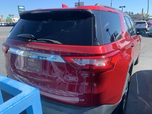Used 2021 Chevrolet Traverse LT image 6