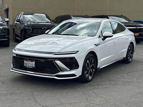 Used 2025 Hyundai Sonata SEL FWD image 5