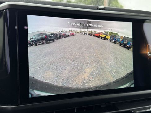 New 2025 Jeep Wrangler Unlimited Rubicon w/ Convenience Group AWD/4WD image 4