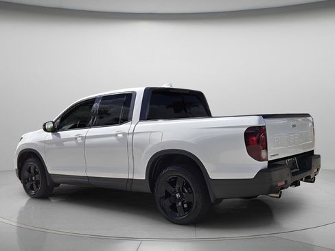 Used 2025 Honda Ridgeline Black Edition image 8