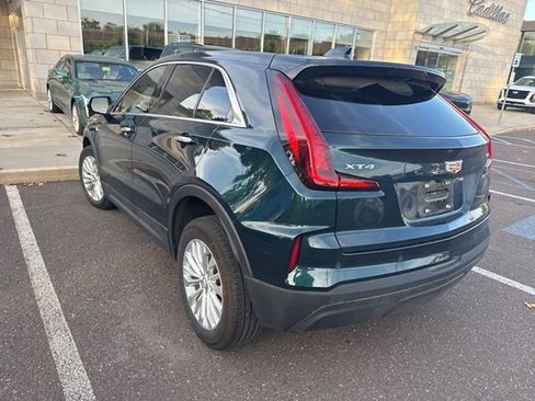 Used 2024 Cadillac XT4 Luxury w/ Cold Weather Package FWD image 5