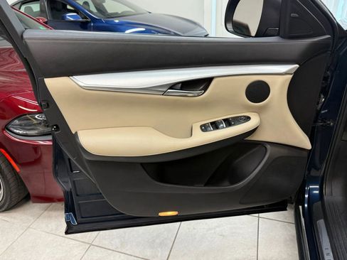 Used 2019 INFINITI QX50 Essential w/ Proassist Package image 17