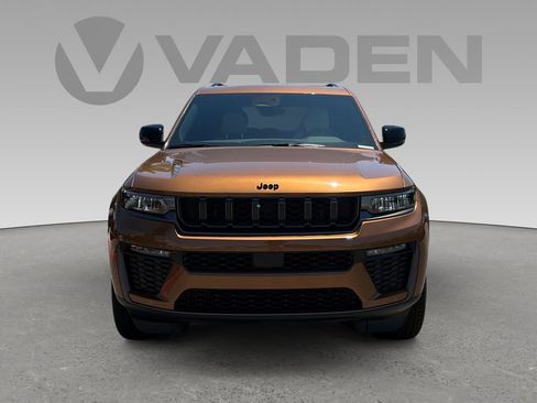 New 2026 Jeep Grand Cherokee Limited w/ Limited Altitude Package RWD image 21