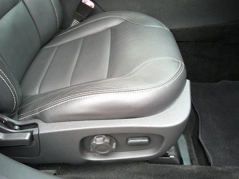 Used 2011 Ford Taurus SEL w/ 201A Rapid Spec Order Code image 19