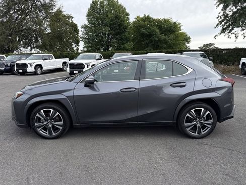 Used 2025 Lexus UX 300h AWD image 22