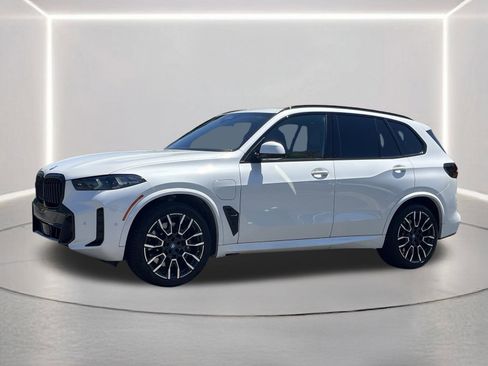 Used 2024 BMW X5 xDrive50e w/ M Sport Package image 22