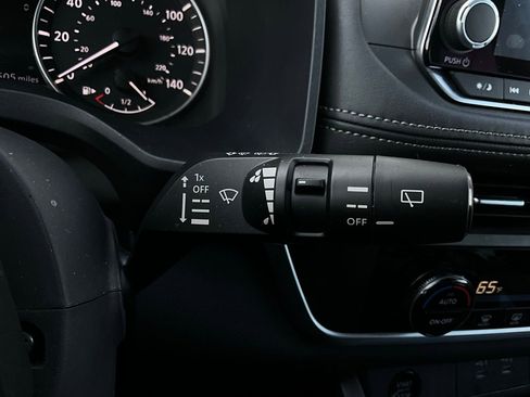 Used 2025 Nissan Rogue SV image 36