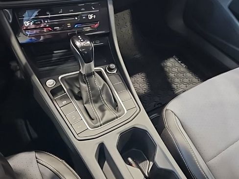 New 2026 Volkswagen Jetta SE FWD image 32