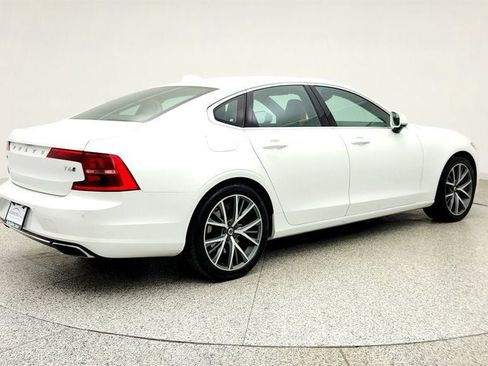 Used 2017 Volvo S90 T6 Momentum w/ Vision Package AWD/4WD image 5