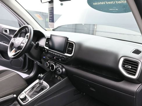Certified 2024 Hyundai Venue SEL FWD image 18