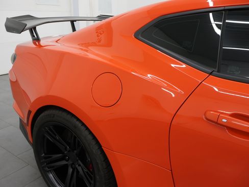 Used 2021 Chevrolet Camaro ZL1 RWD image 25