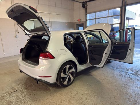 Used 2018 Volkswagen GTI Autobahn FWD image 12