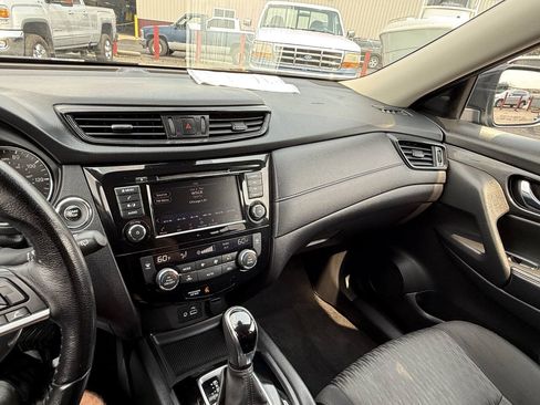 Used 2020 Nissan Rogue SV AWD/4WD image 12