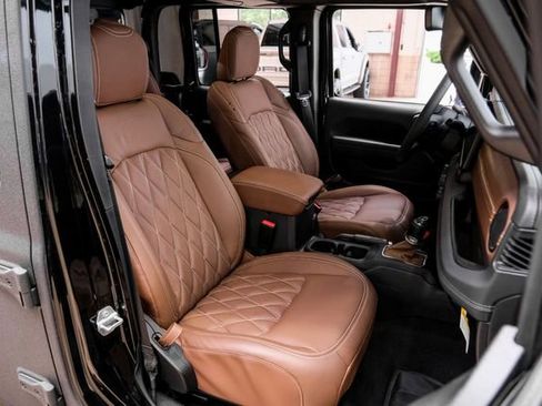 Used 2025 Jeep Gladiator Rubicon w/ Safety Group AWD/4WD image 75