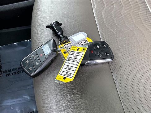 Used 2023 Chevrolet Silverado 1500 ZR2 w/ Technology Package image 11