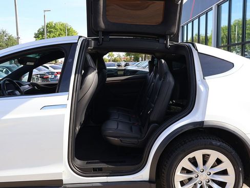 Used 2020 Tesla Model X Long Range AWD/4WD image 31
