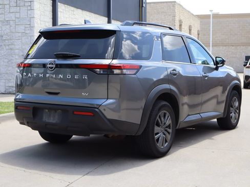 Used 2024 Nissan Pathfinder SV FWD image 3