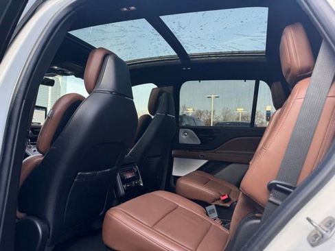 Used 2023 Lincoln Aviator Reserve w/ Equipment Group 201A image 20
