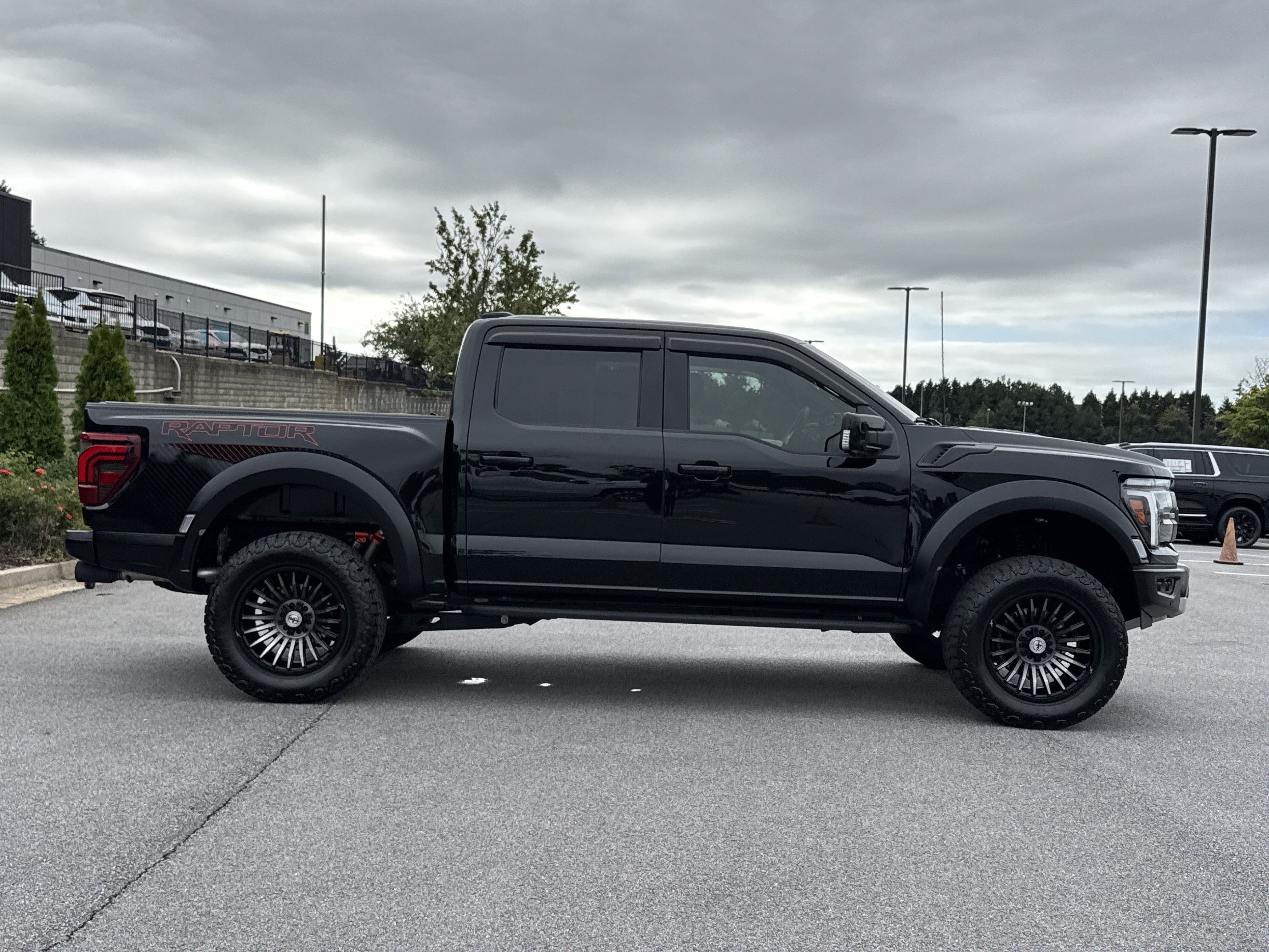 Used 2025 Ford F150 Raptor AWD/4WD image 11