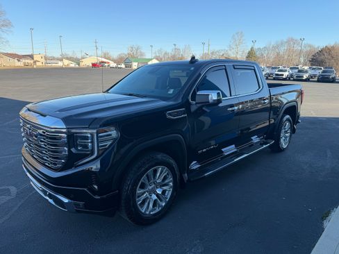 Used 2024 GMC Sierra 1500 Denali w/ Technology Package AWD/4WD image 12