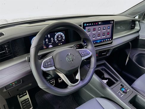 New 2026 Volkswagen Tiguan SE R-Line image 10