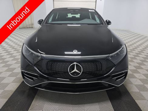 Used 2022 Mercedes-Benz EQS 580 4MATIC Sedan image 2
