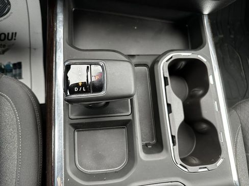 Used 2025 GMC Sierra 1500 Elevation image 11