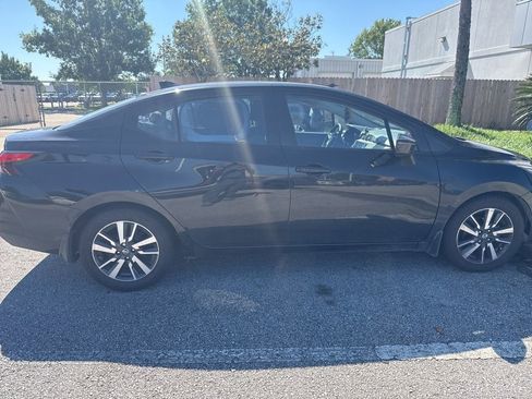 Used 2020 Nissan Versa SV FWD image 9