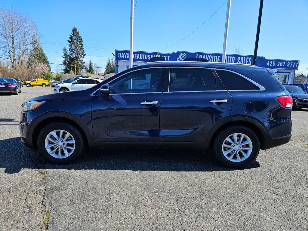 Used 2016 Kia Sorento FWD image 2