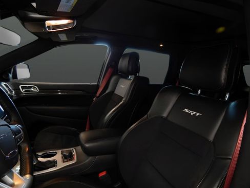 Used 2021 Jeep Grand Cherokee SRT image 18
