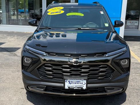 Used 2026 Chevrolet TrailBlazer ACTIV w/ Convenience Package AWD/4WD image 2