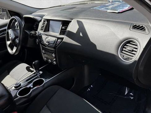 Used 2019 Nissan Pathfinder SV AWD/4WD image 21