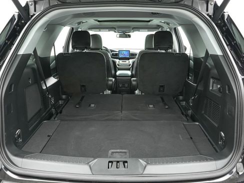 Certified 2024 Ford Explorer XLT w/ Equipment Group 202A AWD/4WD image 24