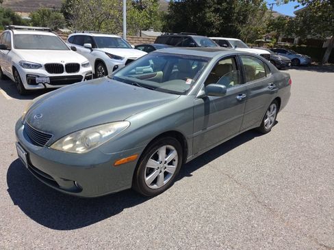 Used 2005 Lexus ES 330 FWD image 1