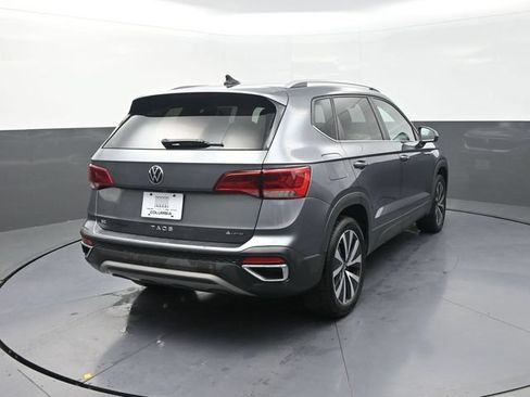 Used 2022 Volkswagen Taos SE AWD/4WD image 9
