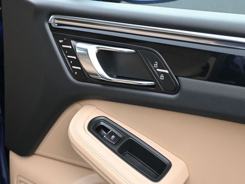 New 2026 Porsche Macan image 12