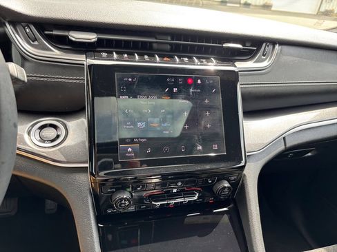 Used 2023 Jeep Grand Cherokee L Laredo AWD/4WD image 21