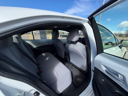 Used 2023 Toyota Corolla SE w/ SE Package image 28