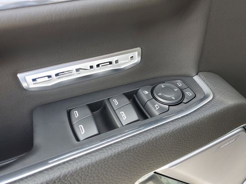 Used 2024 GMC Sierra 1500 Denali w/ Technology Package image 31