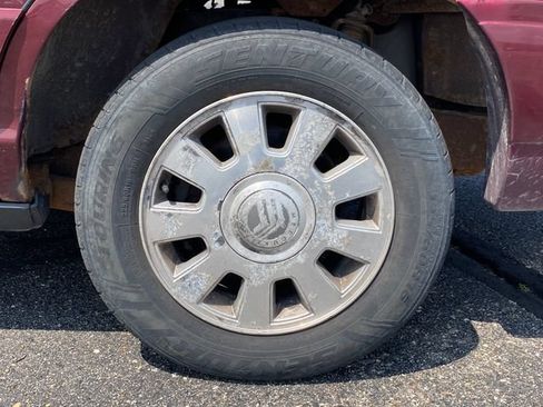 Used 2005 Mercury Grand Marquis LS RWD image 12