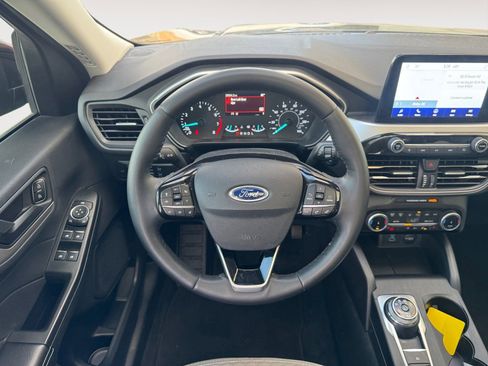 Certified 2022 Ford Escape SE w/ SE Sport Appearance Package image 12