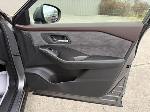 Used 2021 Nissan Rogue SV image 28