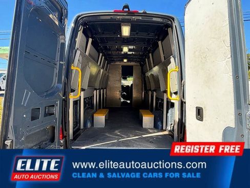 Used 2019 Mercedes-Benz Sprinter 170 image 12