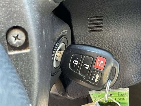 Used 2017 Toyota Corolla SE image 23