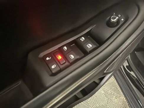 Used 2023 Jeep Grand Cherokee 4WD 4xe image 10