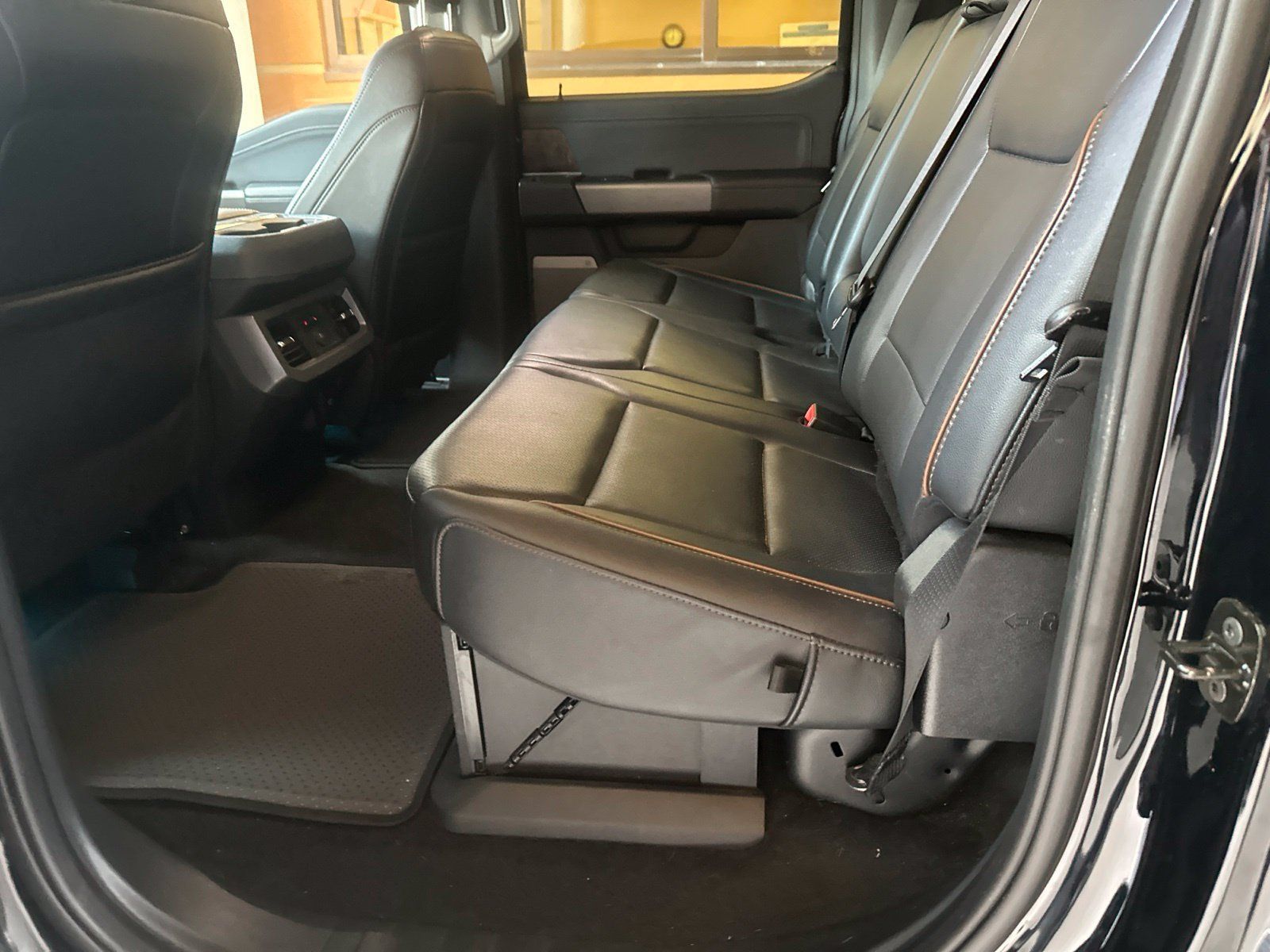 Used 2025 Ford F350 Lariat w/ Chrome Package AWD/4WD image 4