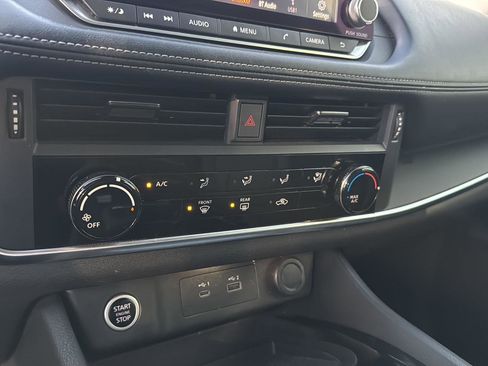 Used 2021 Nissan Rogue S image 22